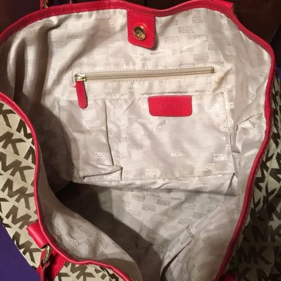 Michael Kors Cream and Red Tote with Elegant Design - Picture 13 of 16